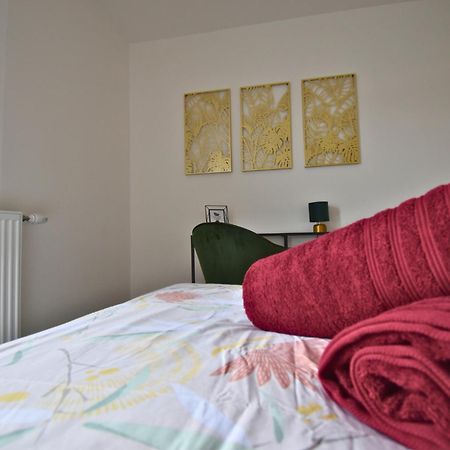 Echo Parisien Apartment Aubervilliers Bagian luar foto