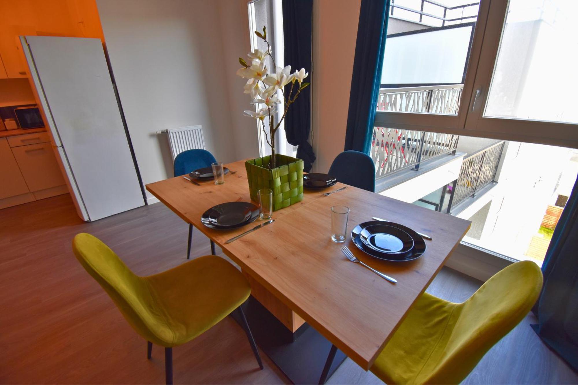 Echo Parisien Apartment Aubervilliers Bagian luar foto